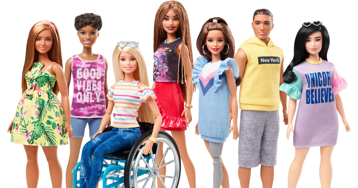 Куклу барби другую. Mattel кукла Barbie Fashionistas с протезом. Маттел Барби новая коллекция на инвалидной коляске. Барби с протезом и в инвалидной коляске.