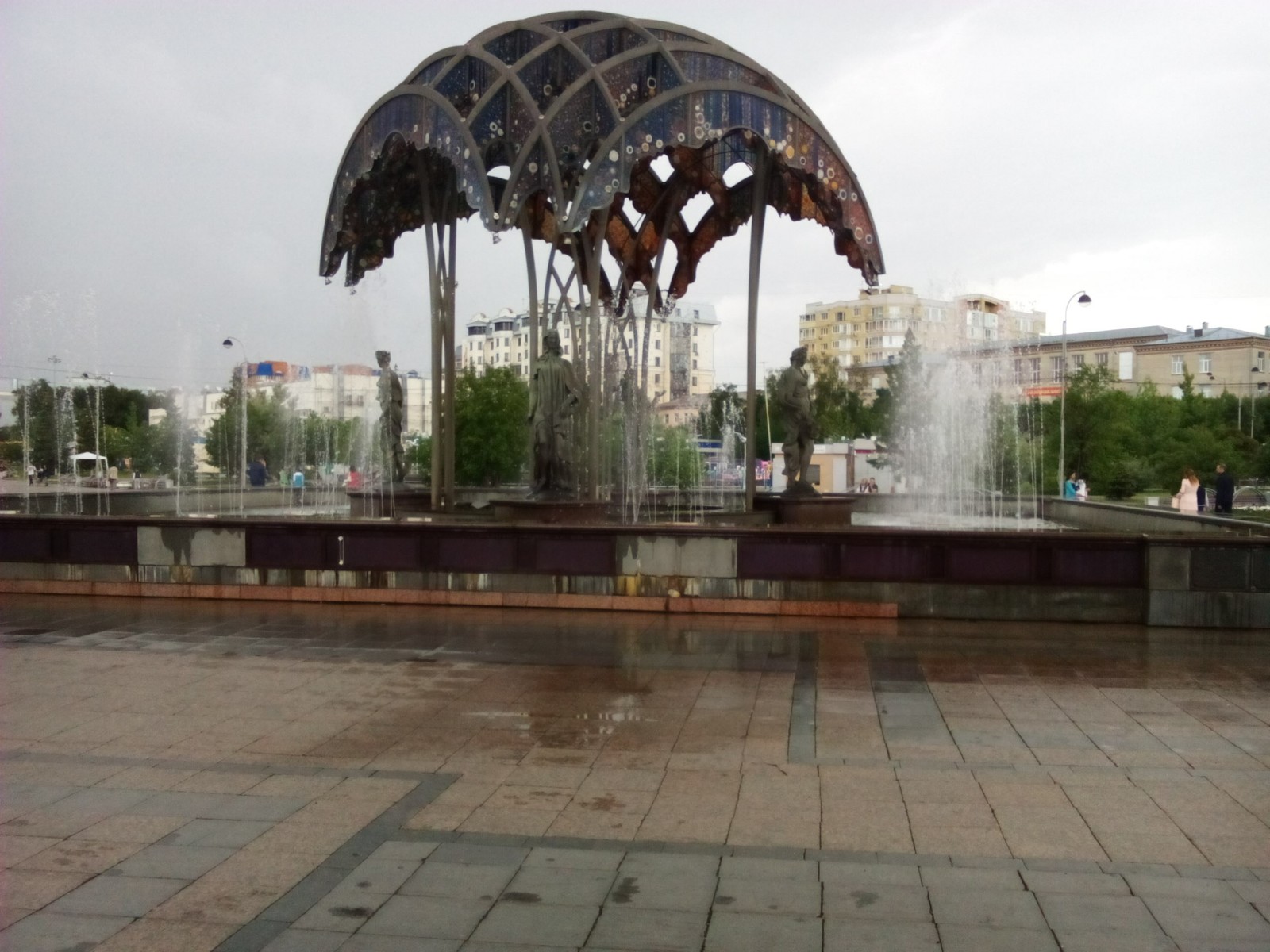 Monuments and fountain - Monument, Fountain, Longpost