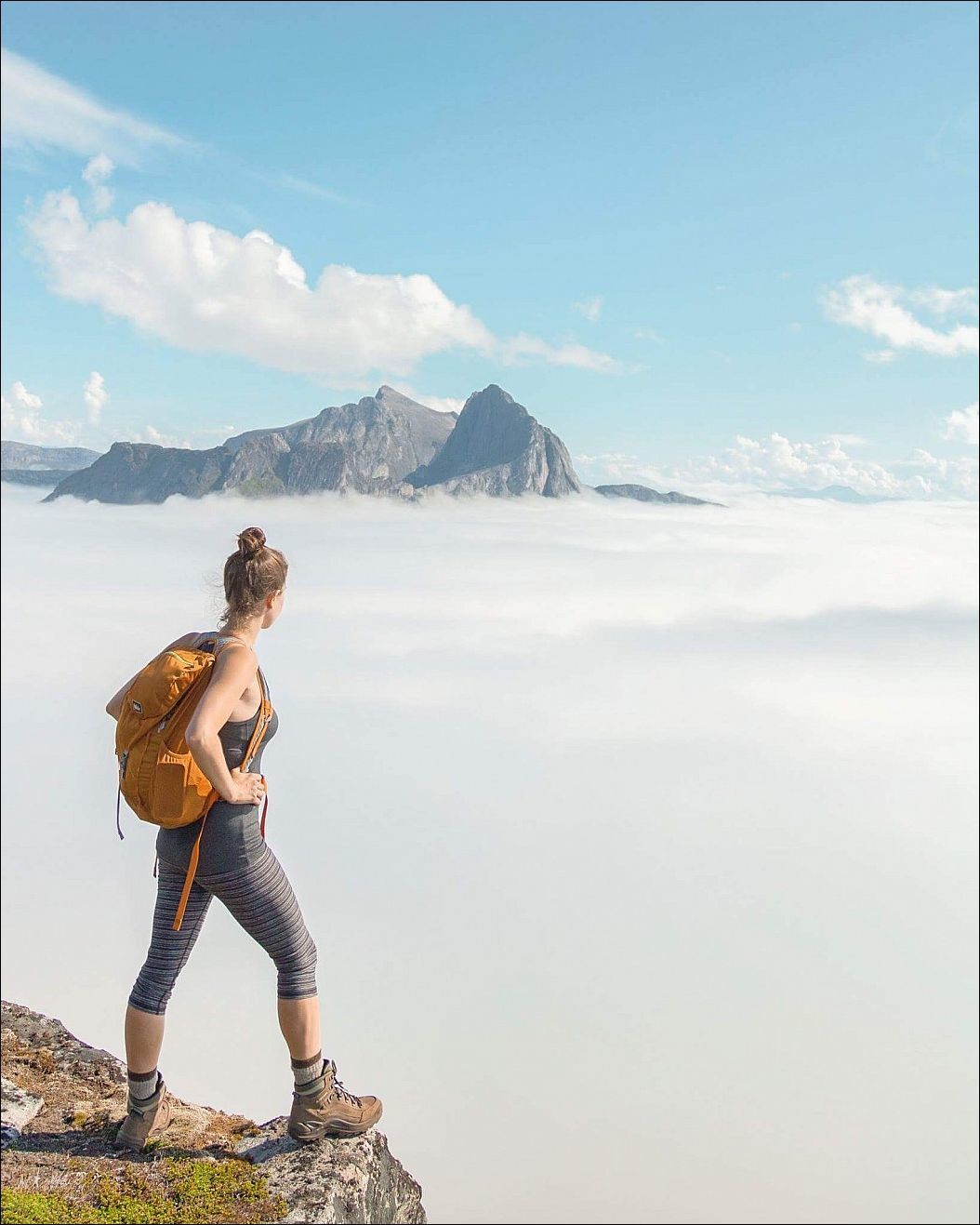 Above the clouds - The mountains, Tourism, Hike, Tracking, Girls