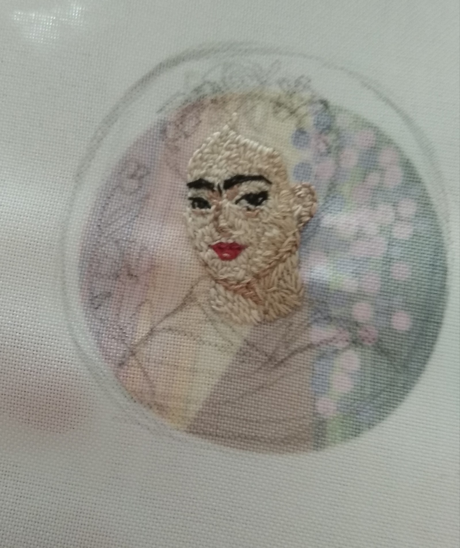 My first stitch brooch. - My, Needlework with process, Embroidery, Satin stitch embroidery, Brooch, Frida Kahlo, Needlework, Longpost