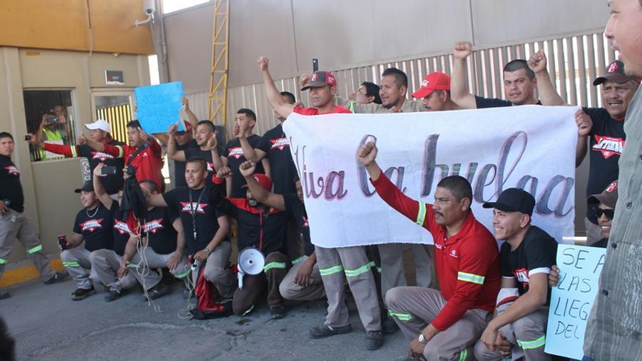 Trade unions convenient for employers do not suit workers - Mexico, Union, Strike