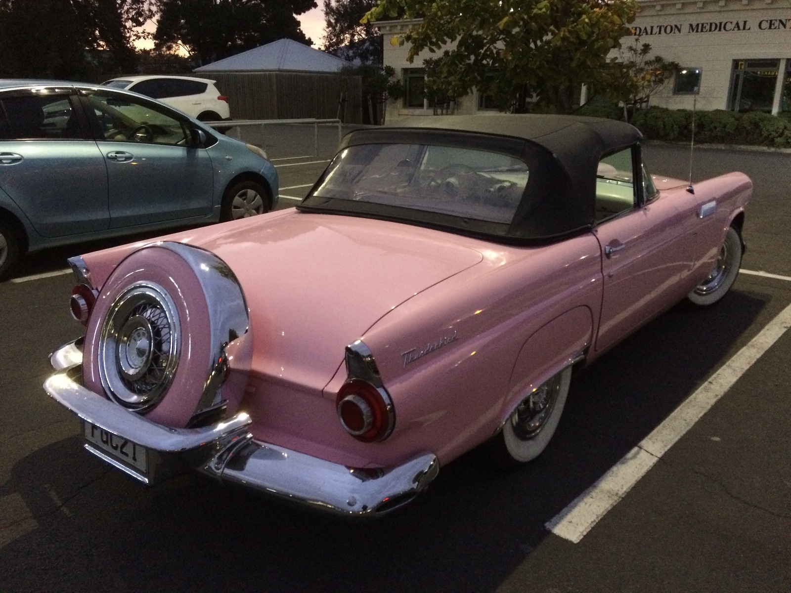 A delightful 1955 Ford Thunderbird. Had Dial-o-Matic electric seats that went backwards when the ignition was off, making getting in and out easier. - My, Ford Thunderbird, Automotive classic, American auto industry, Longpost