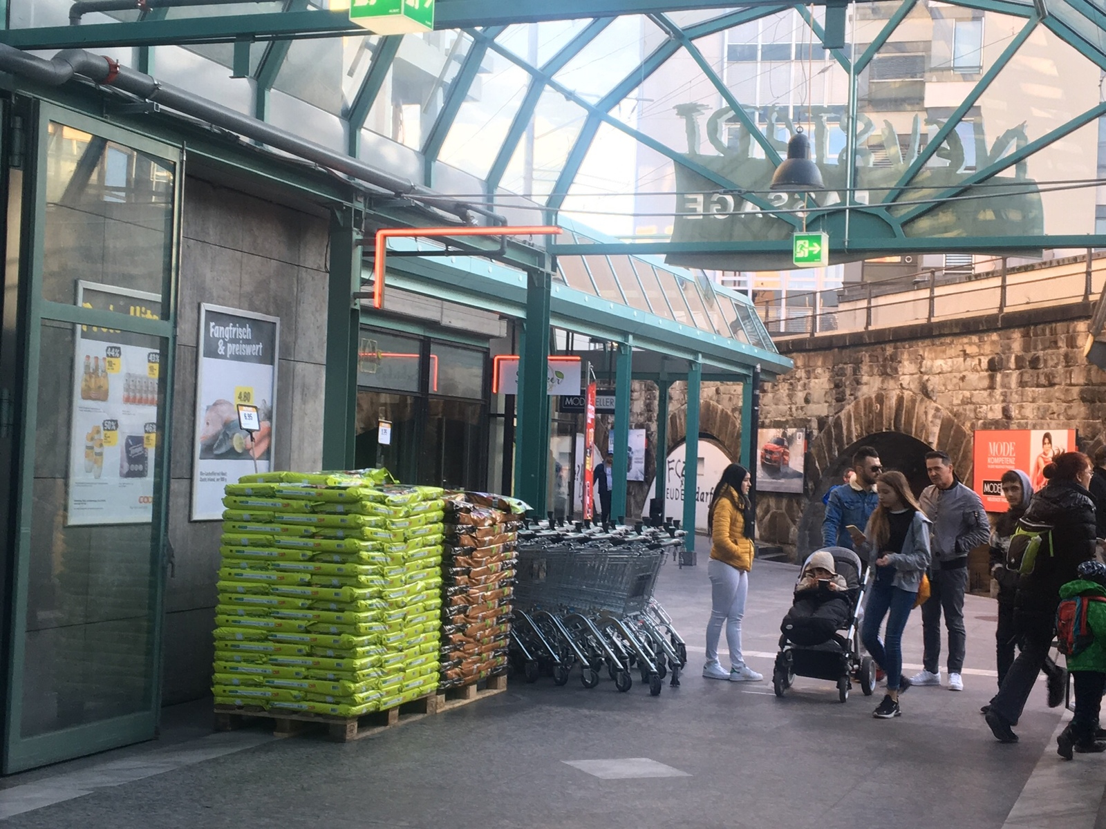 Confidence level - Switzerland - My, Switzerland, Confidence, Honesty, Supermarket