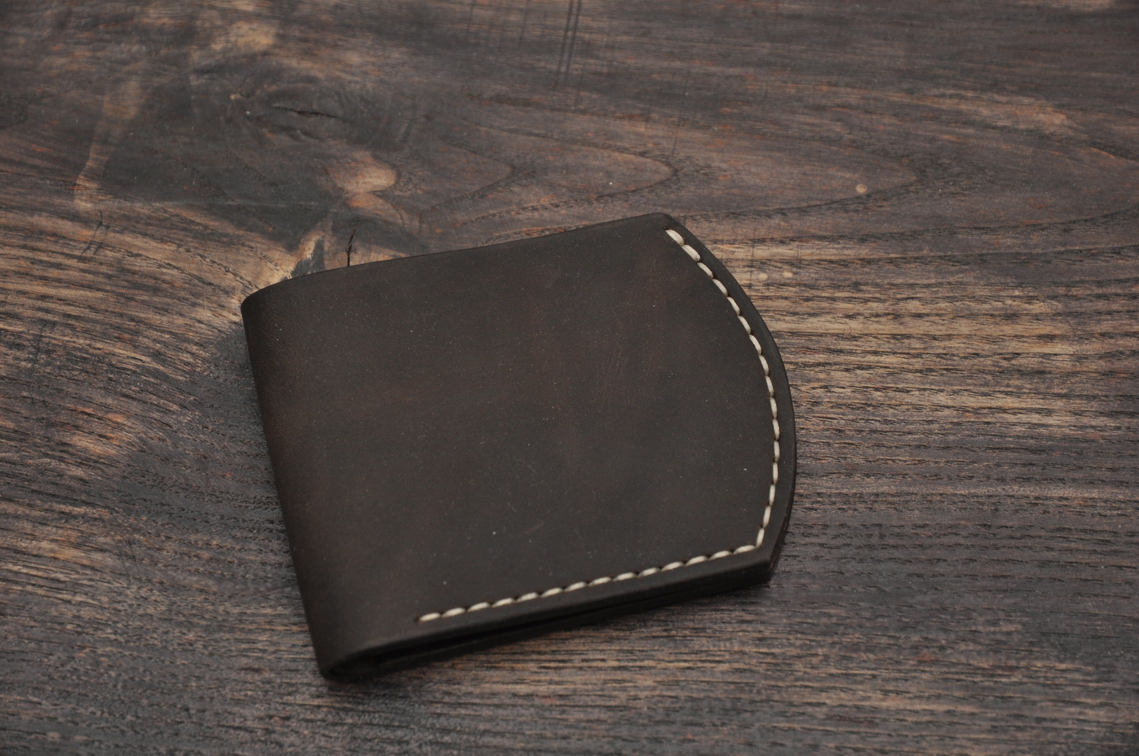 Как сделать мужской кожаный бумажник: шьем брутальный кошелек из кожи своими руками