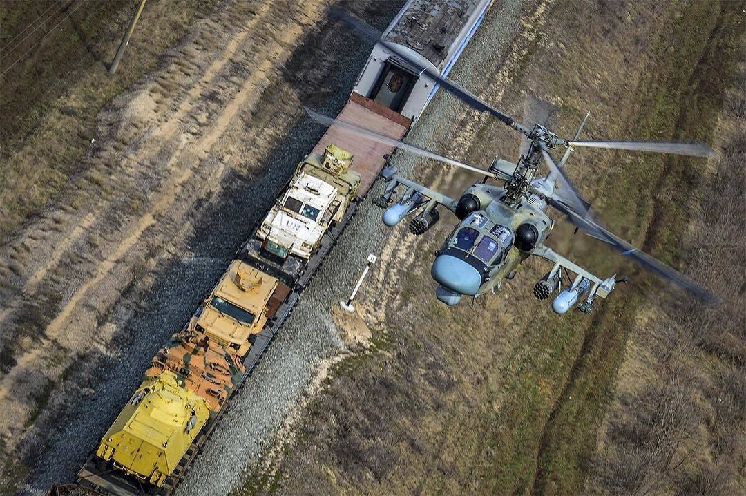 Accompanying the train by helicopter. - Ka-52, Russian helicopters, A train, Crimea