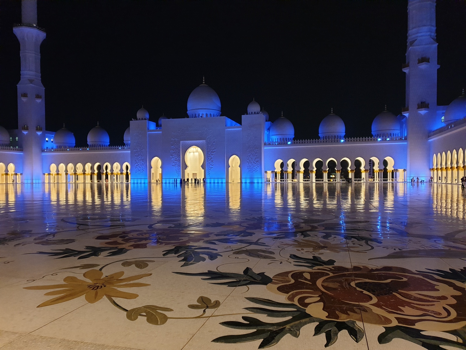 Большая Мечеть Шейха Зайда в Абу-Даби