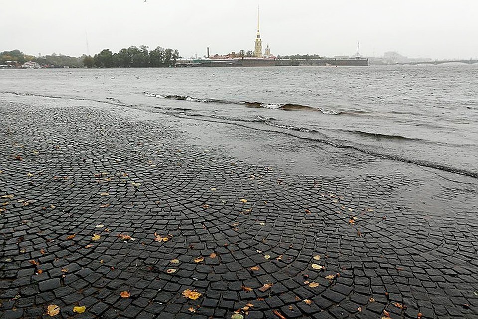 Из-за угрозы наводнения в Петербурге закрыли створки дамбы - Общество, Санкт-Петербург, Финский залив, Нева, Наводнение, Дамба, Twitter, МЧС, Видео, Длиннопост