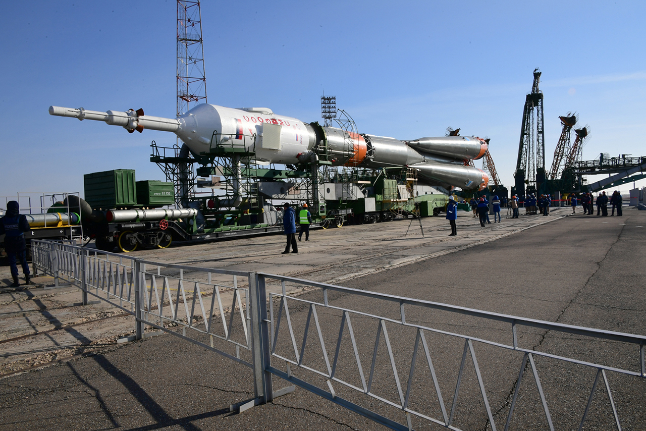 Rocket Soyuz-FG taken to the launch pad and ready for launch - Rocket, Union, Baikonur, Space, Video, Longpost