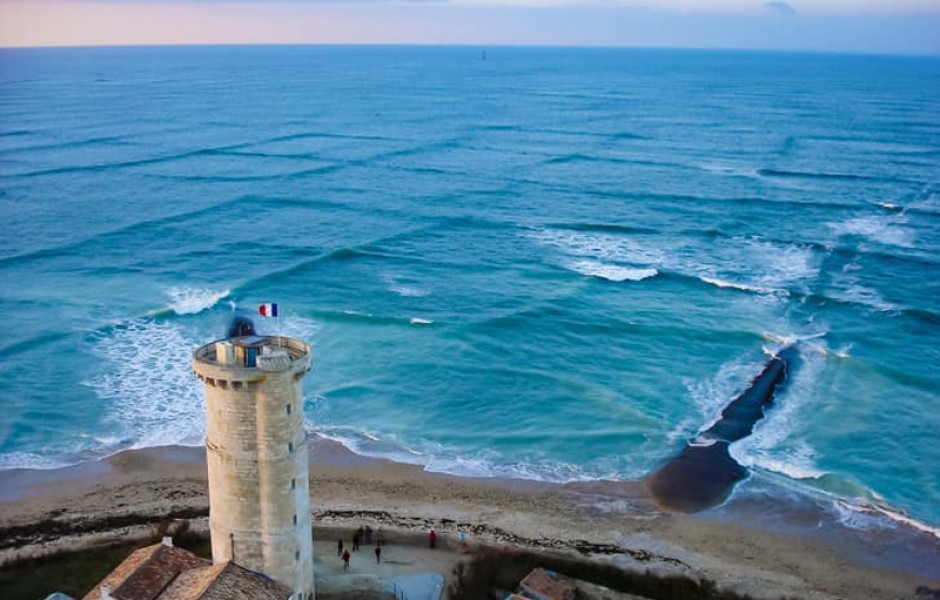 Unique natural phenomenon Cross Sea - Facts, Interesting