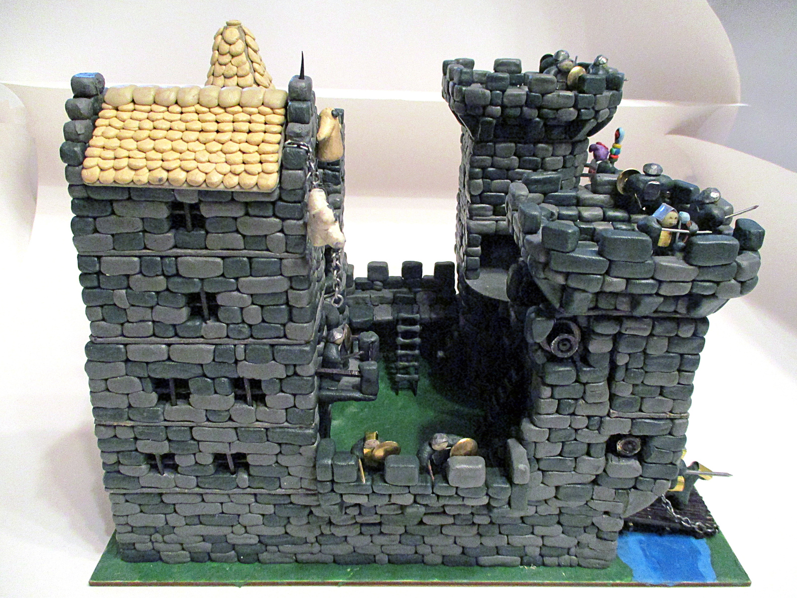 Набор пластилина Принцессы Диснея: Сказочный замок Play-Doh B1859, 1190417