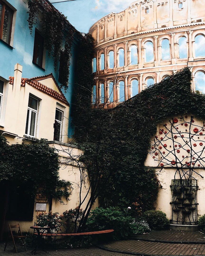 Courtyard on Italian street. - Saint Petersburg, Courtyard