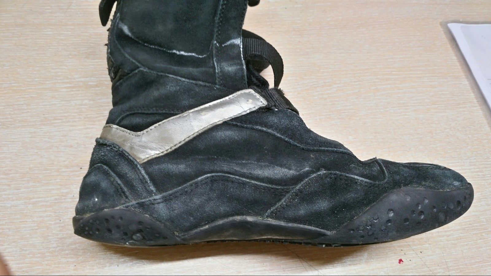 Does anyone know what these boots are called? Or at least what is the name of the company? Help me please. - Boots, Help, Name, Find, , Search, Cloth, Shoes, Longpost