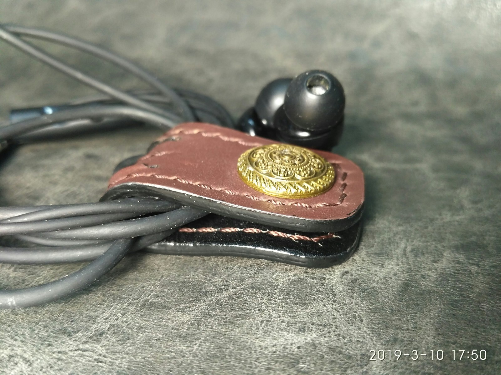 Headphone clip - My, Needlework without process, Natural leather, Longpost