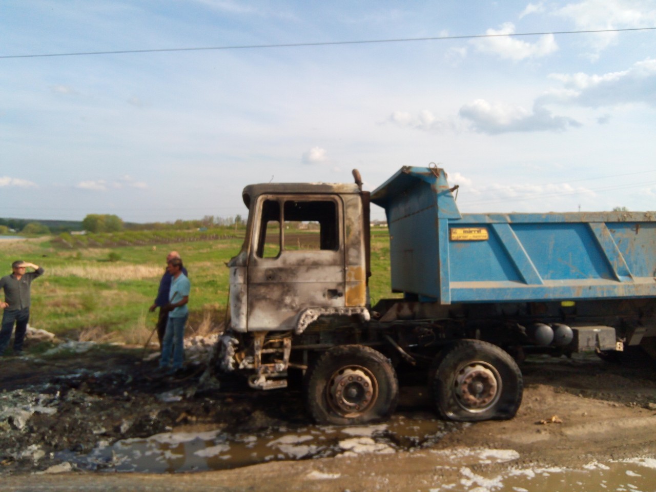 Why shouldn't you park your truck under power lines? - My, Safety engineering, Electricity, Stupidity, Dangerous driving