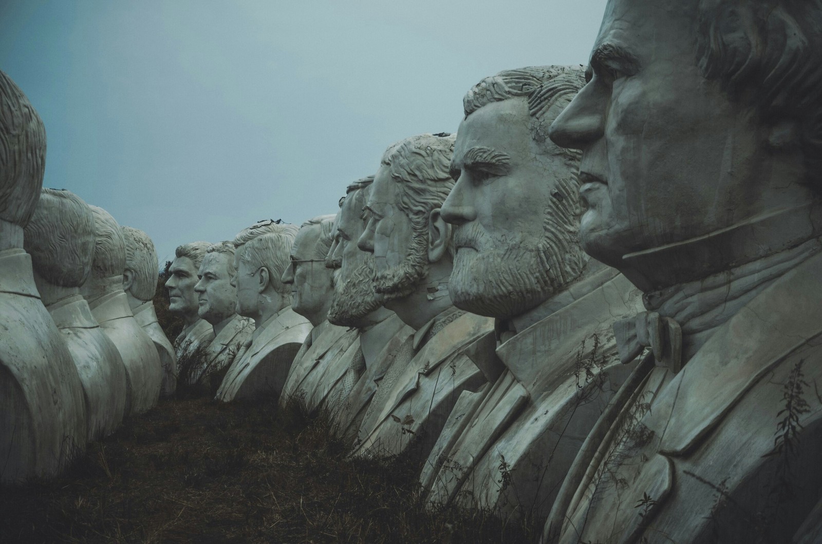 Presidents in the American Field - USA, The president, The statue, Bust, George Bush, John F. Kennedy, Abraham Lincoln, Abandoned, Longpost, Sculpture