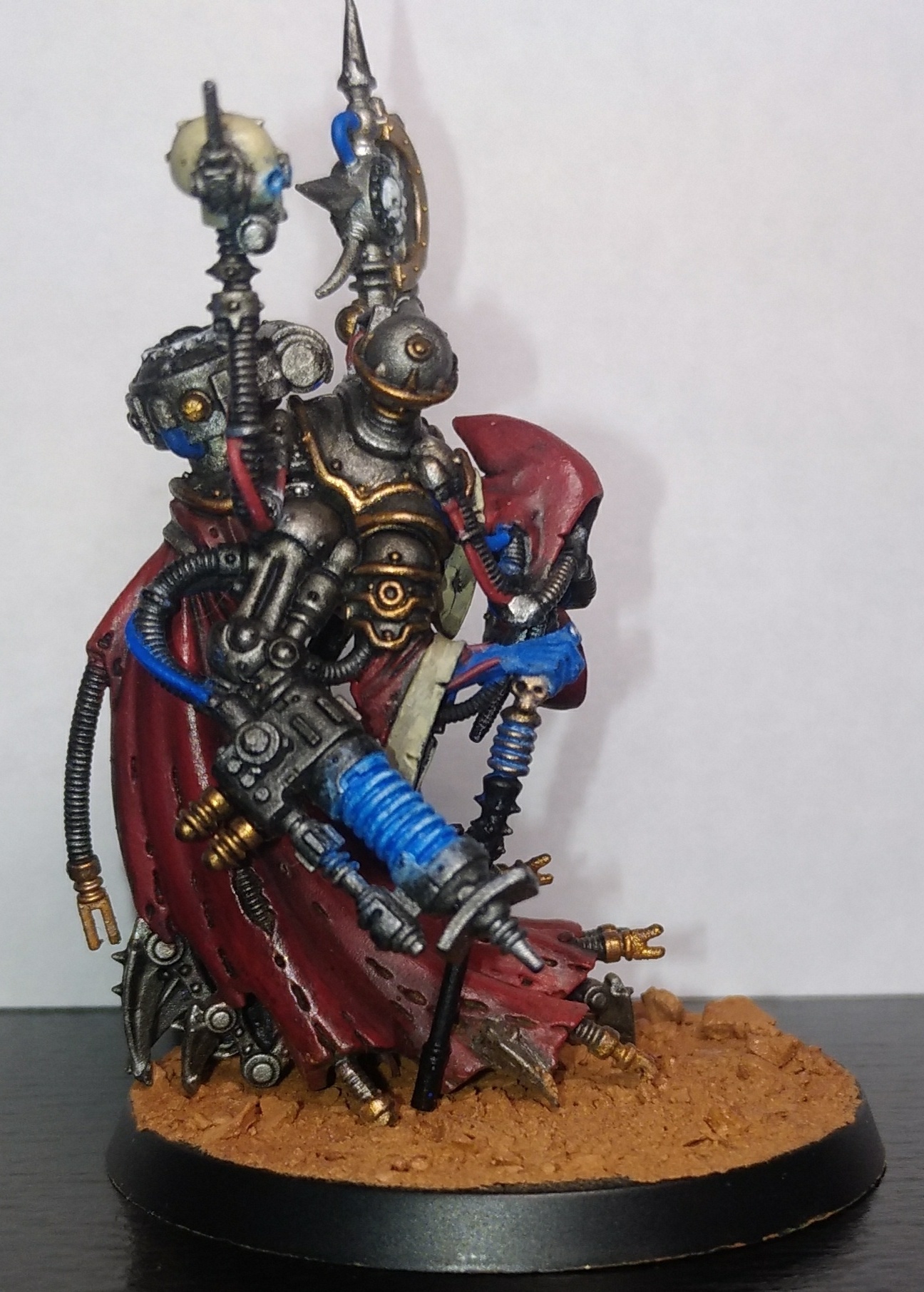 Продолжаем красить механикумов - Моё, Warhammer, Warhammer 40k, Adeptus Mechanicus, Magos, Покраска миниатюр, Wh miniatures, Длиннопост