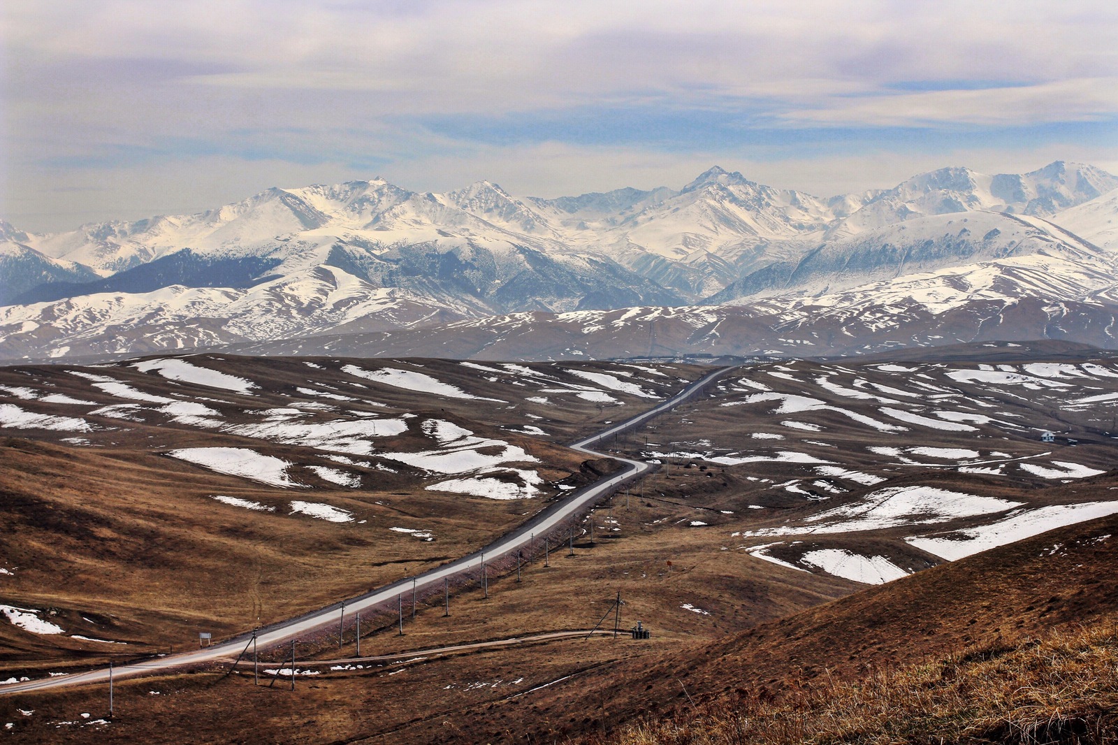 Ushkonyr plateau / mountains of Zailiysky Alatau - My, Road, Landscape, The mountains, Nature, Spring, Kazakhstan, The photo, Travels