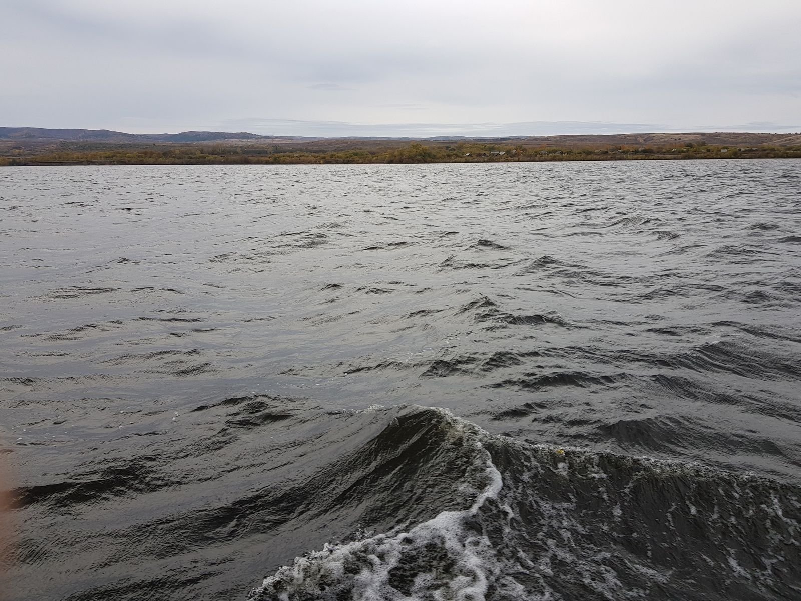 Consequences of the storm on the reservoir. Boat breakdown. How to overtake a boat from St. Petersburg to the Crimea - My, Nature, Russia, beauty, River, Travels, Hike, Sea, Tourism, Video, Longpost