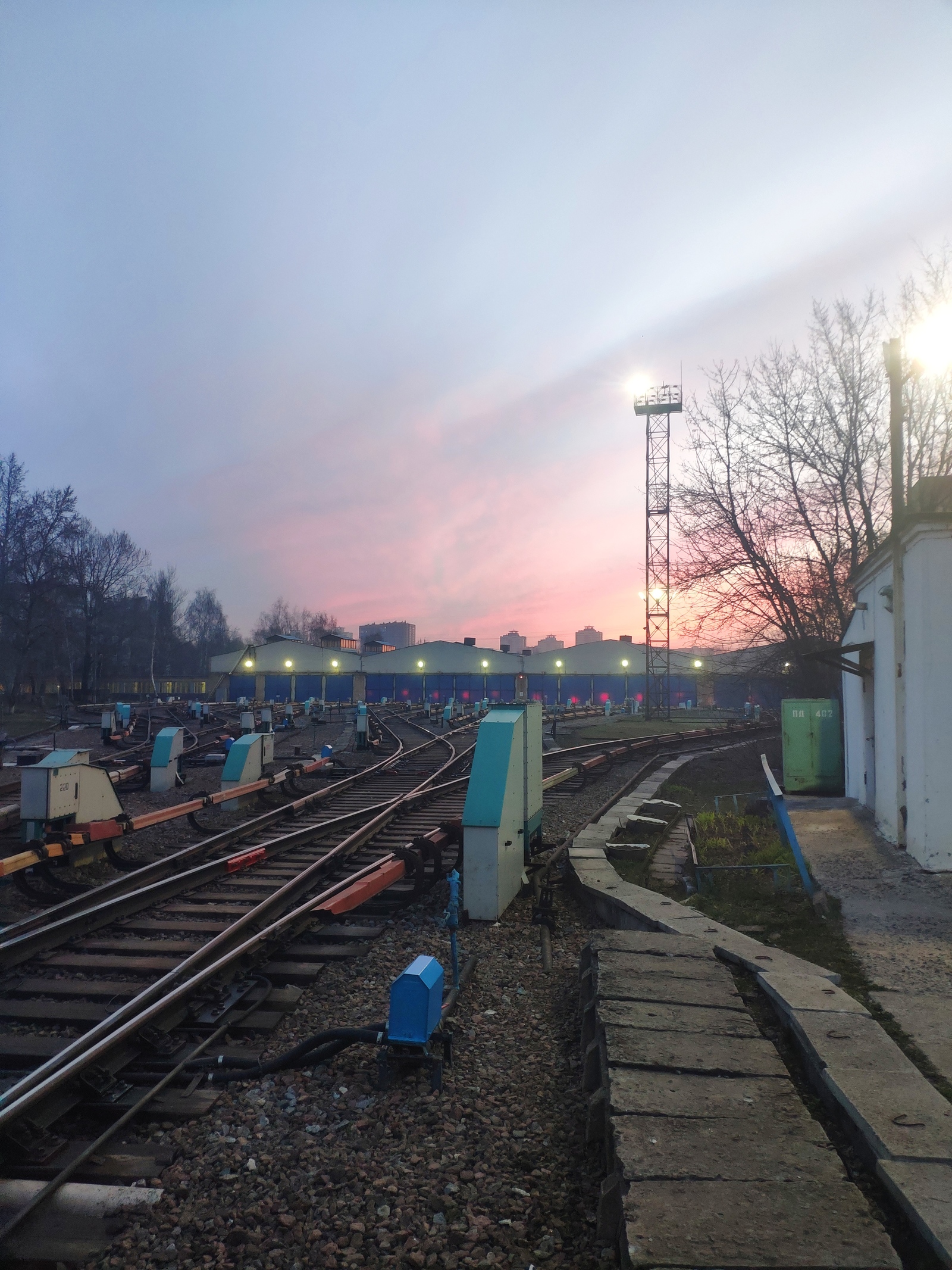 Morning at the depot... - My, Morning, Depot, Sky