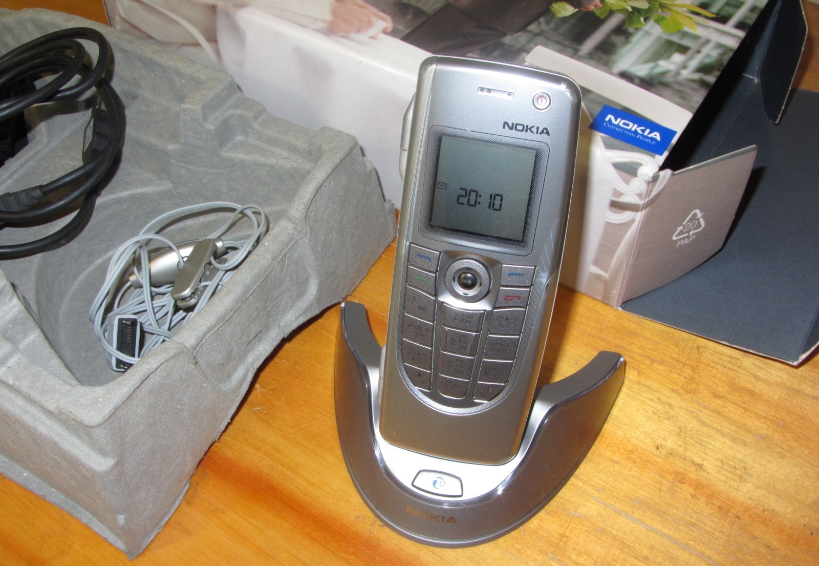 На волне ностальгии, топовый бизнес коммуникатор Nokia 9300, 2004 год выпуска. - Моё, Кпк, Мобильные телефоны, Nokia, Symbian, Ностальгия, Длиннопост, Гаджеты, 2000-е