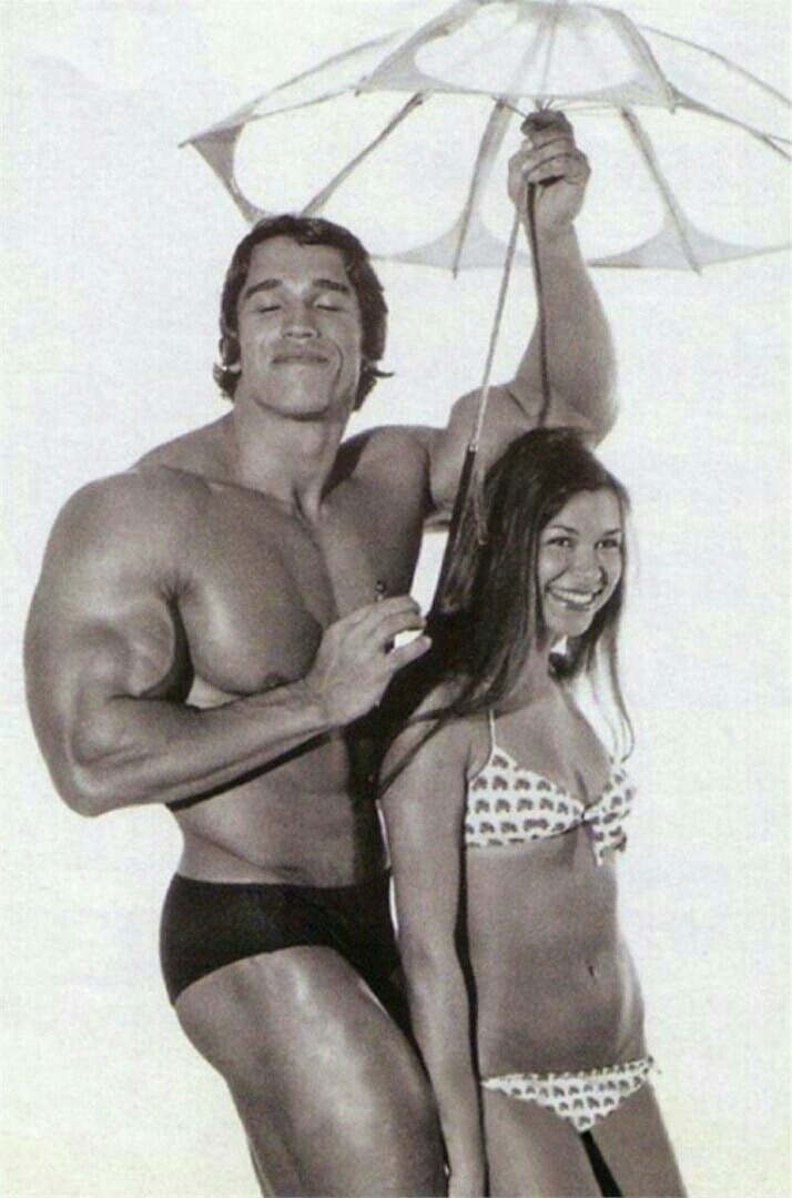 Arnie and girls - NSFW, Arnold Schwarzenegger, The photo, Girls, Longpost