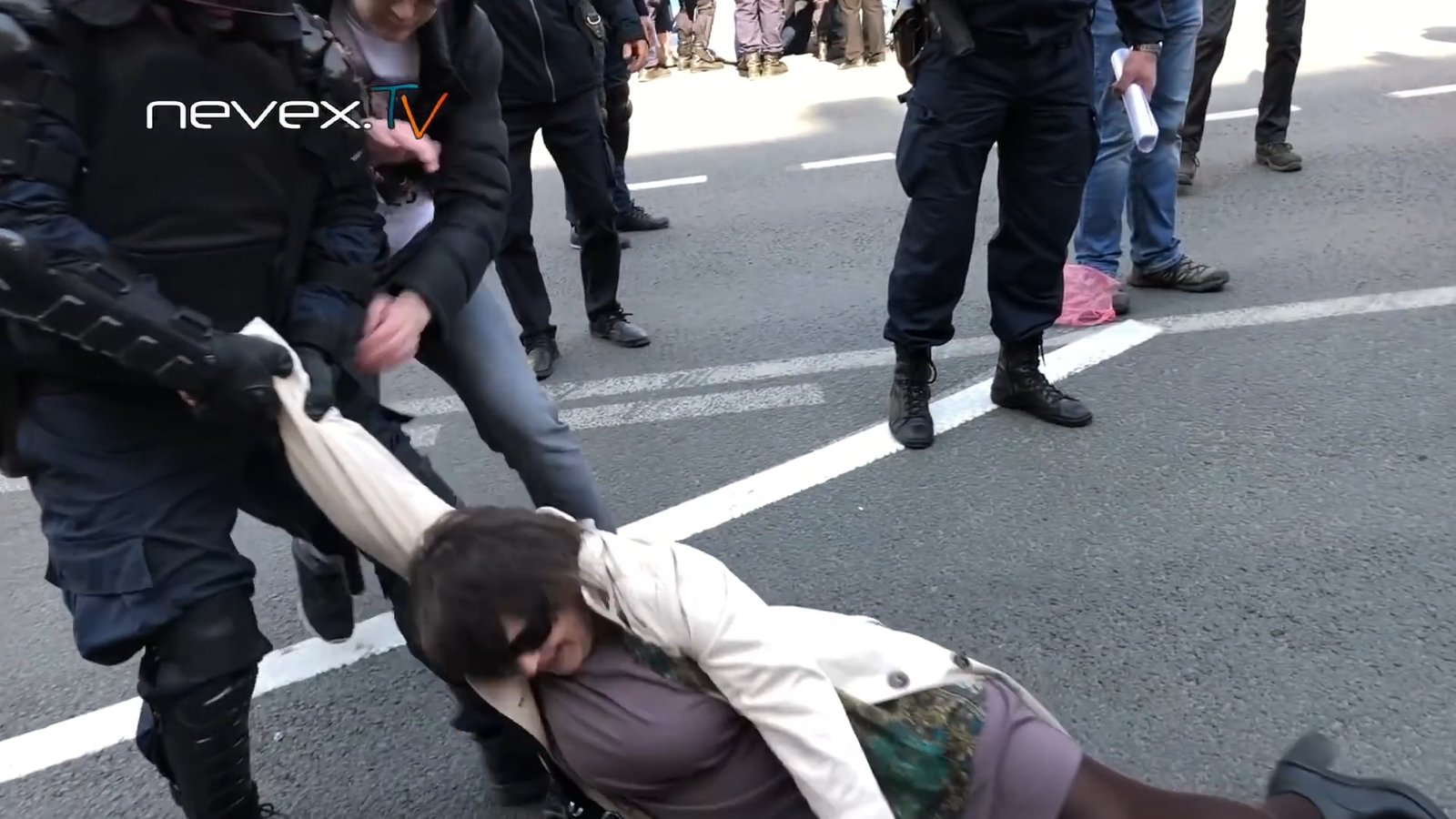 The guy stood up for a woman on May Day in St. Petersburg. - Saint Petersburg, Detention, Longpost, Politics