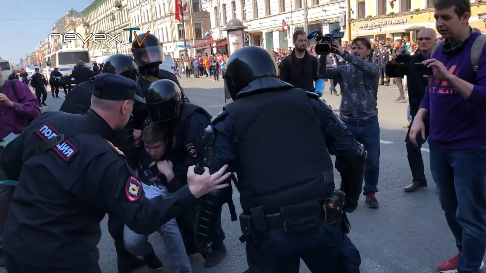 The guy stood up for a woman on May Day in St. Petersburg. - Saint Petersburg, Detention, Longpost, Politics