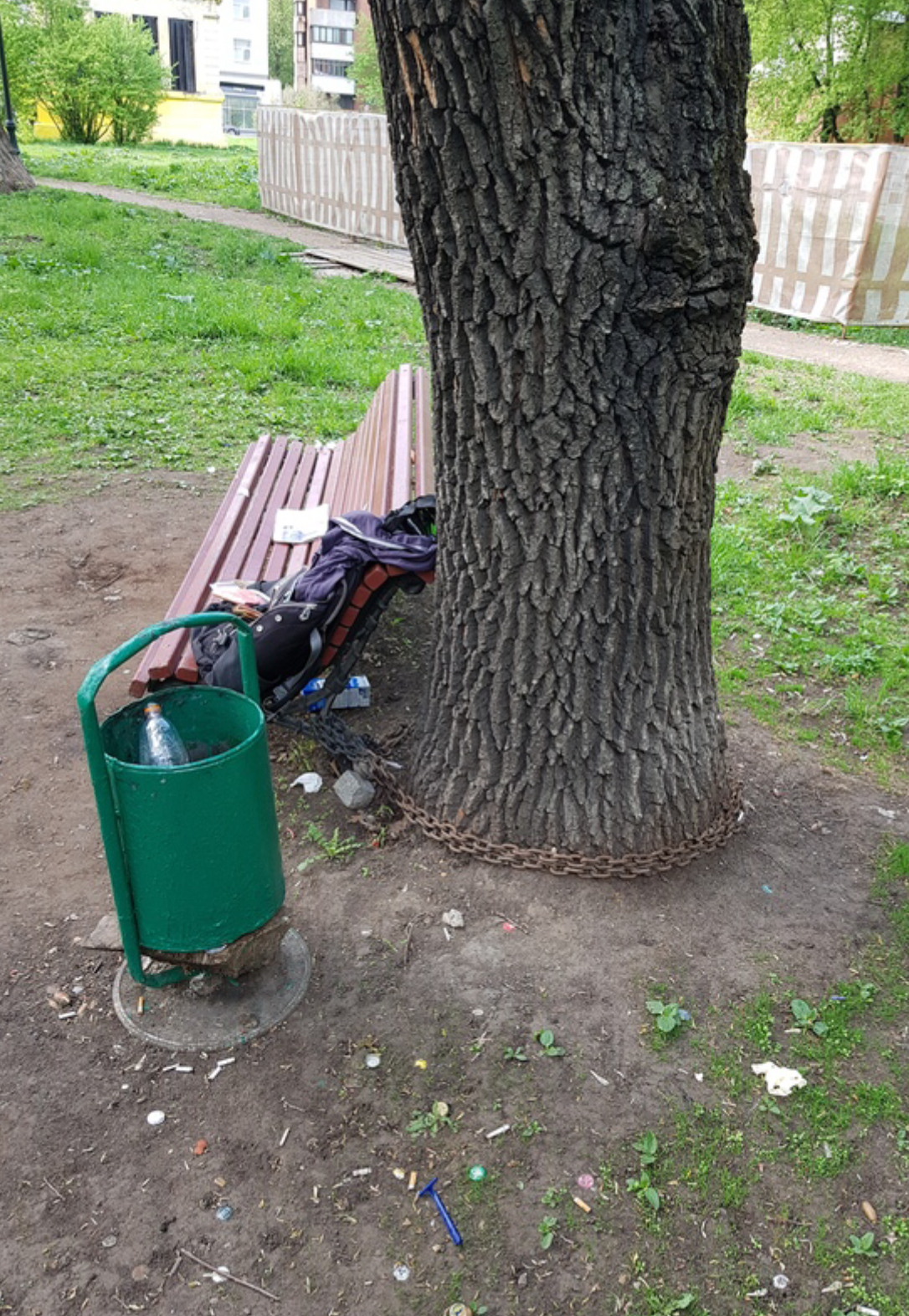 Discovery while walking. - My, Leningrad, Bench, Walk, United Russia, Russia, , This country can not be defeated, Longpost