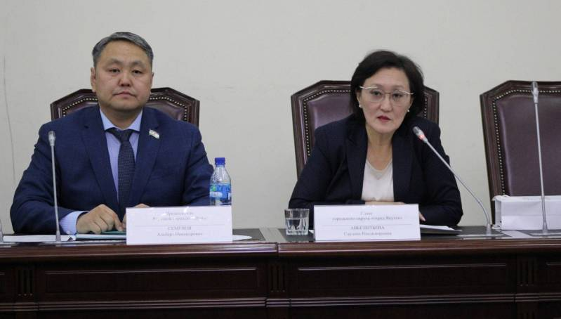 The mayor suggested deputies to postpone the purchase of Vodokanal shares and use the money for improvement - Yakutia, Mayor of Yakutsk, Sardana Avksentieva, Politics