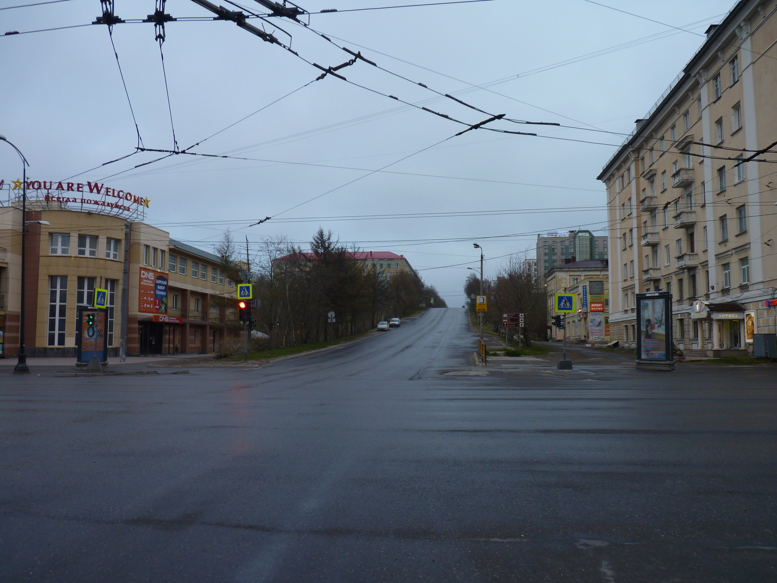 Я был один; я кричал, мне не отвечали; я был один в этом обширном, в  запутанном, как лабиринт, доме. | Пикабу