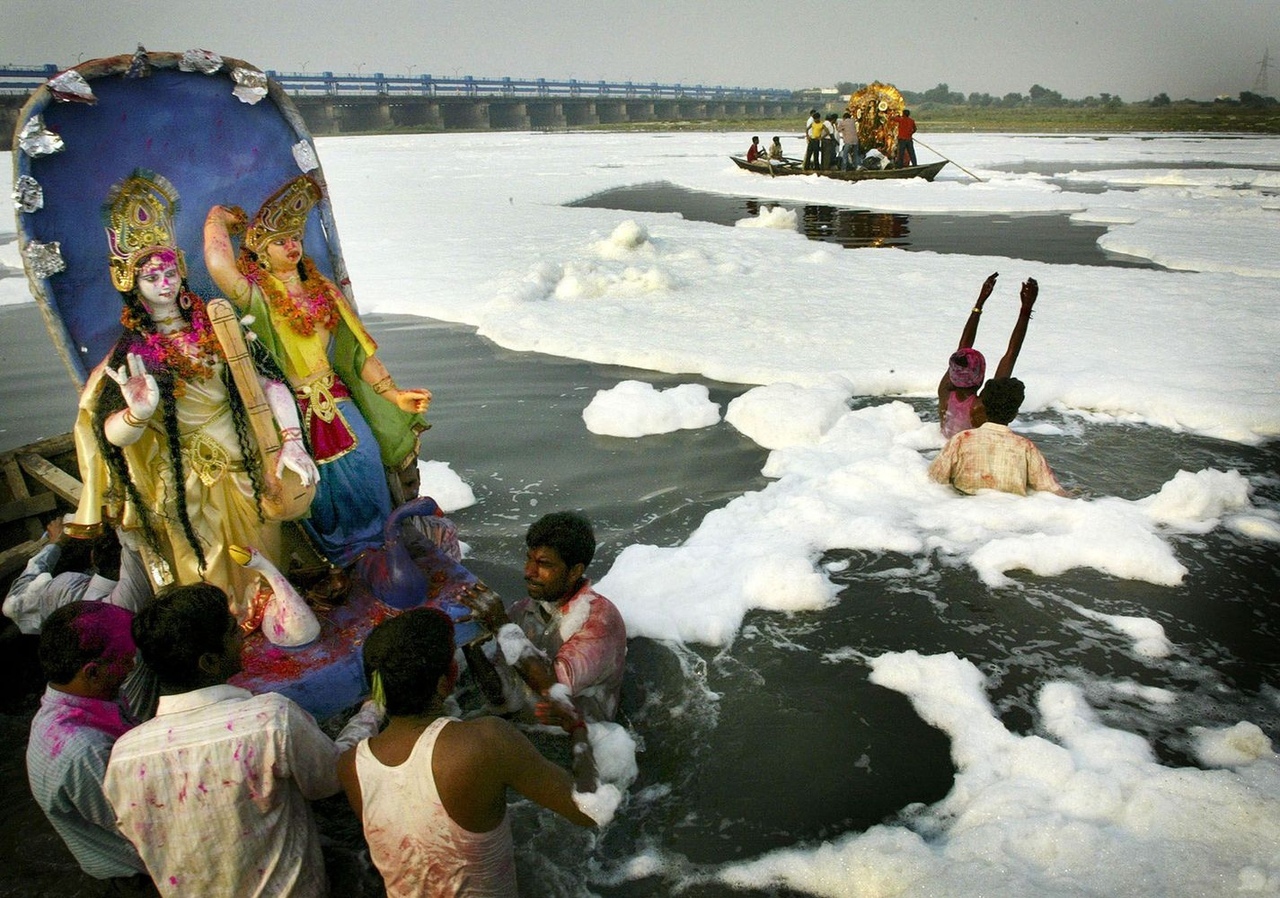 sacred foam - Ecology, River, India, Pollution, Ecosphere, Longpost, Yamuna, Civilization, Krishna