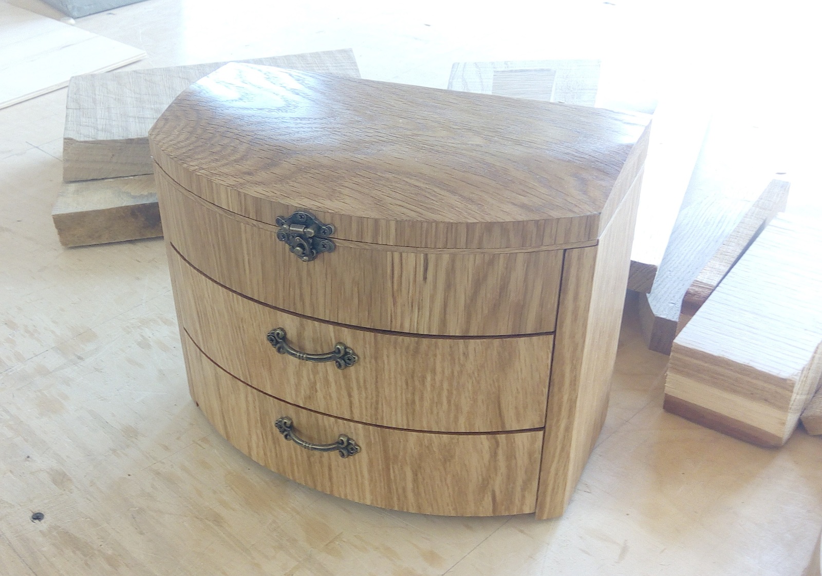 Do-it-yourself chest of drawers made of oak (or rather, with a circular saw, a jigsaw and a grinder))) - My, Needlework with process, Woodworking, Casket, Longpost