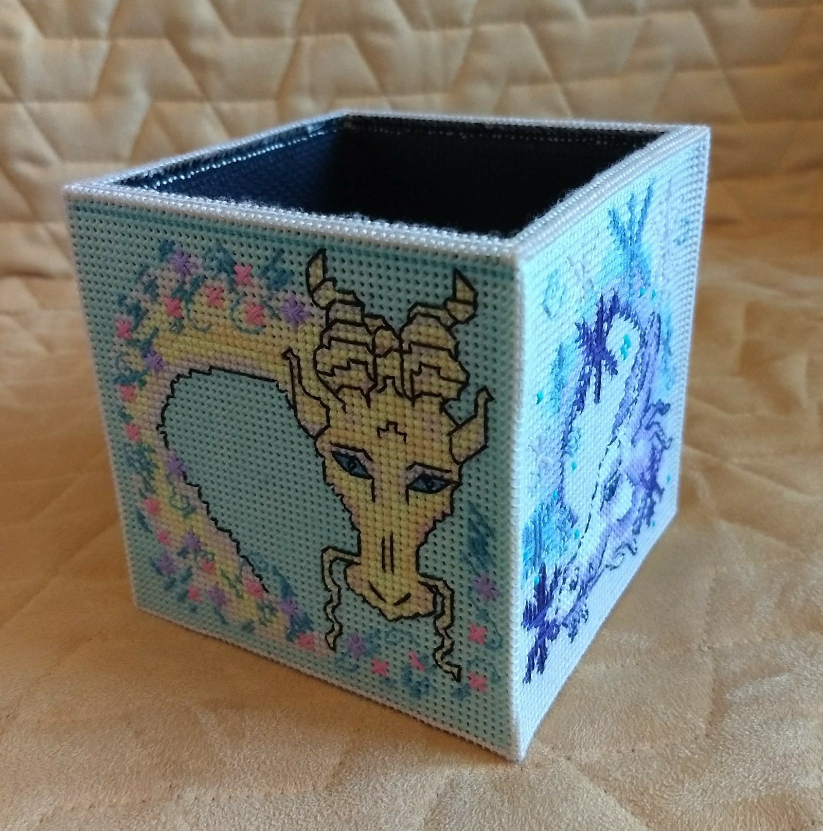 Box made of plastic canvas. - My, Embroidery, The Dragon, Plastic canvas, Needlework without process, Longpost