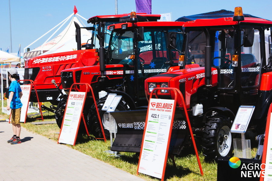 The largest grain carrier and 500-horsepower tractor - Agronews, news, Exhibition, , Republic of Belarus, Minsk, Technics, New items, Longpost