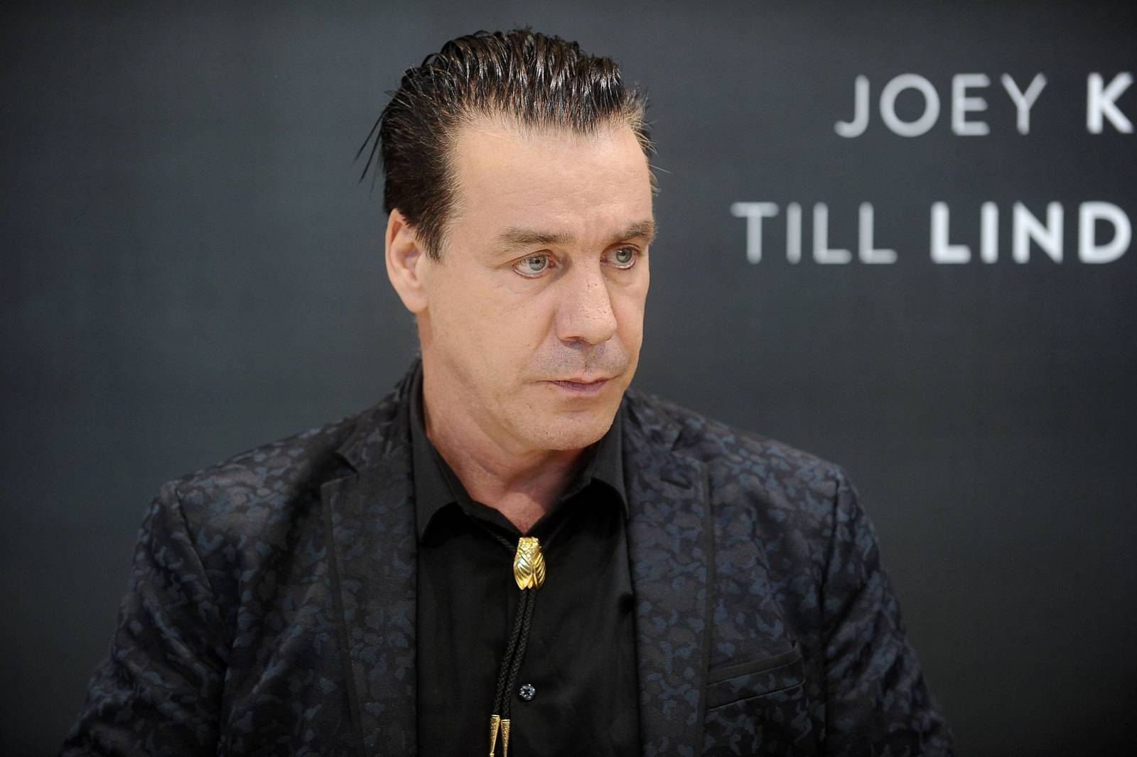 The leader of the group Rammstein broke the jaw of an annoying fan - Rammstein, Till Lindemann, Argument, Tired of