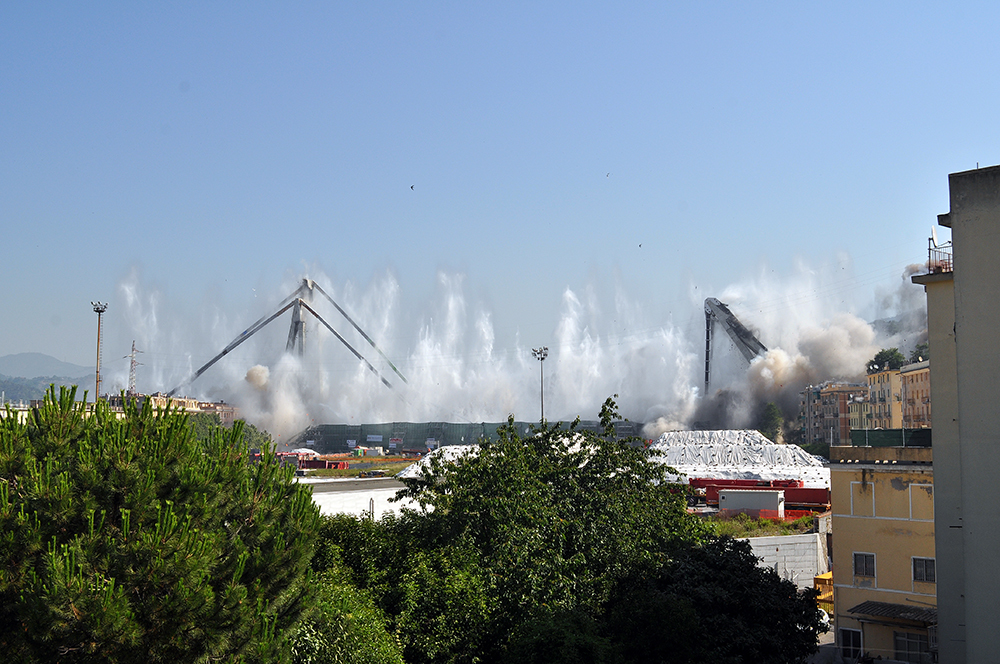 Morandi bridge explosion - My, Italy, Genoa, Explosion, Longpost, Video