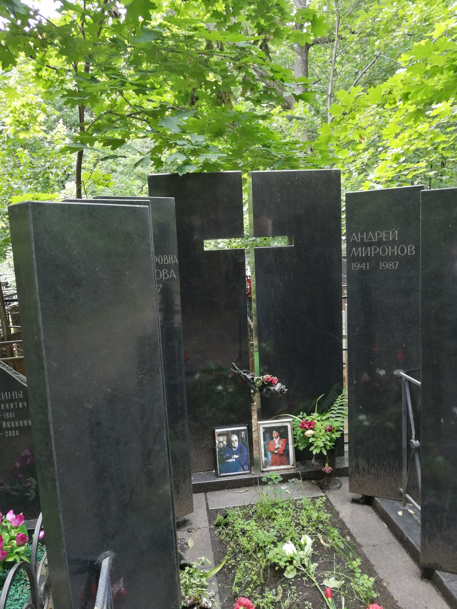 Ваганьковское кладбище могила Миронова