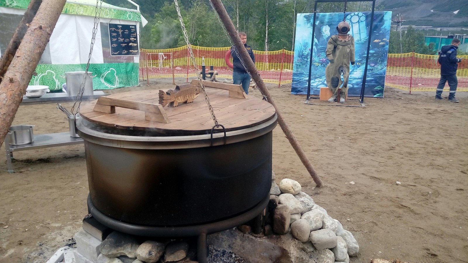 Варим уху на рекорд. - Моё, Уха, Кольский полуостров, Кировск, Пилот, Группа 7Б