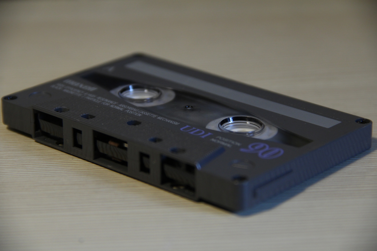 Кассеты 90 х. Магнитофонные кассеты 90-х. 90е кассеты картриджи. Alpha win 90 кассета. Магнитофонная кассета из 90х.