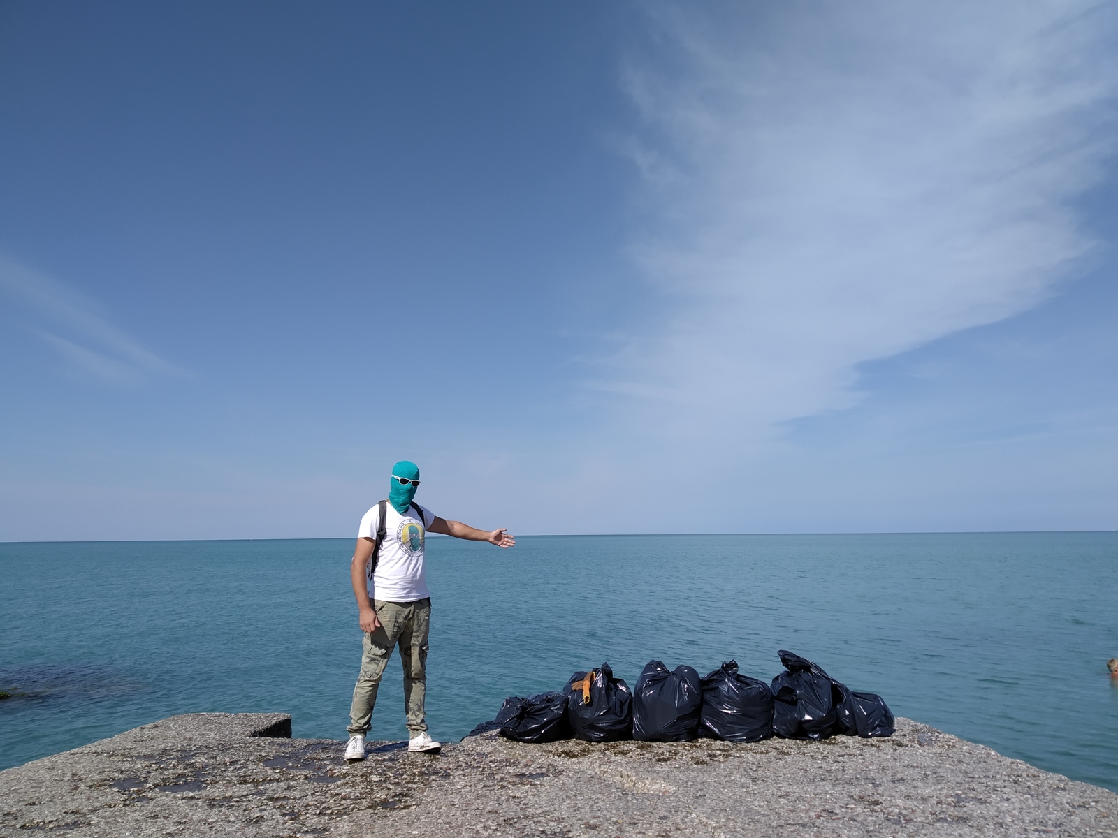 Removed 800 liters of garbage from the beach for those people who call themselves tourists. - My, Chistoman, Crimea, Nikolaevka, Beach, Garbage, Туристы, Longpost