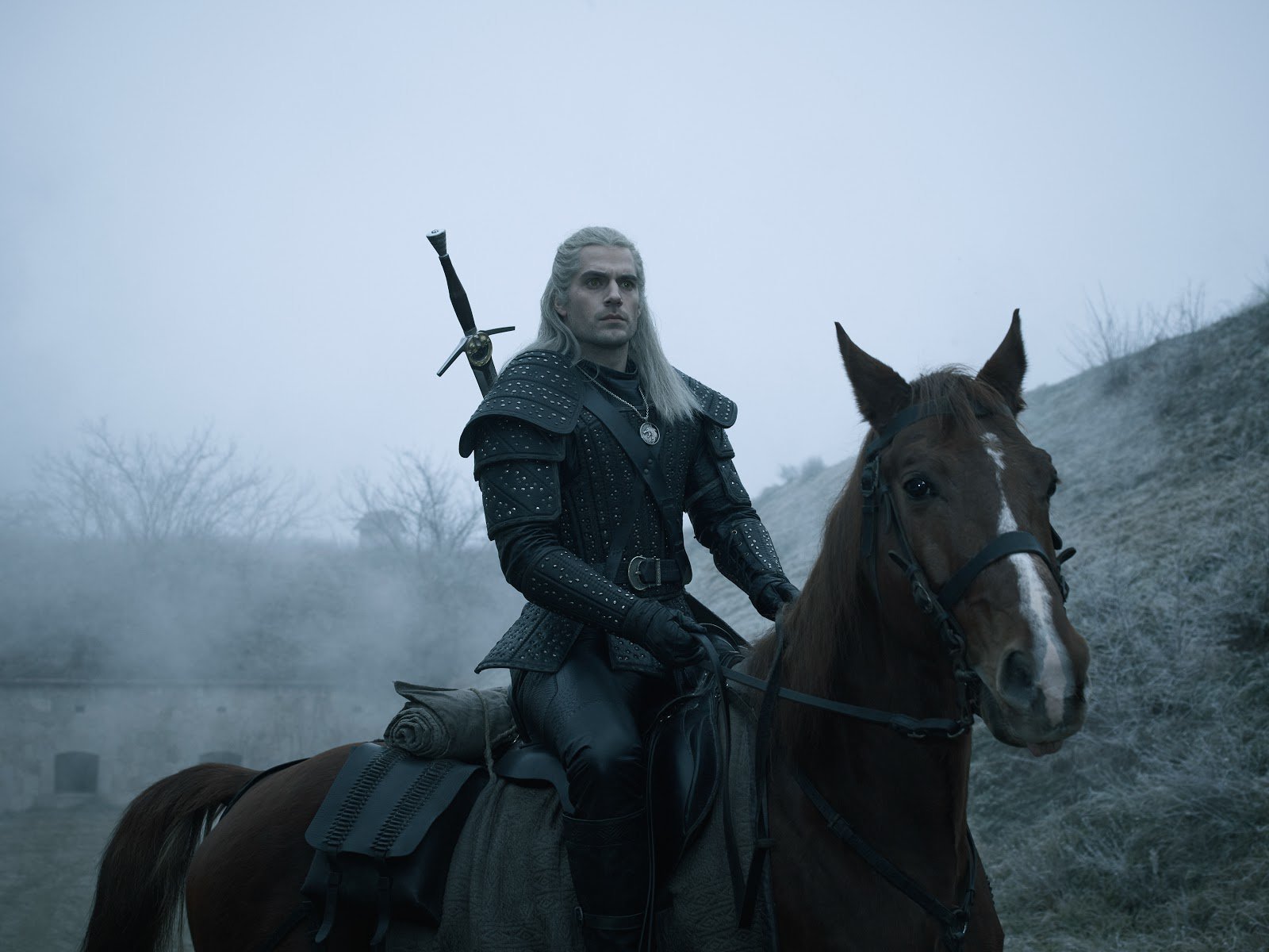 New photos of Geralt from the series - Witcher, Serials, The photo, Geralt of Rivia, Henry Cavill, Roach, The Witcher series, Photos from filming