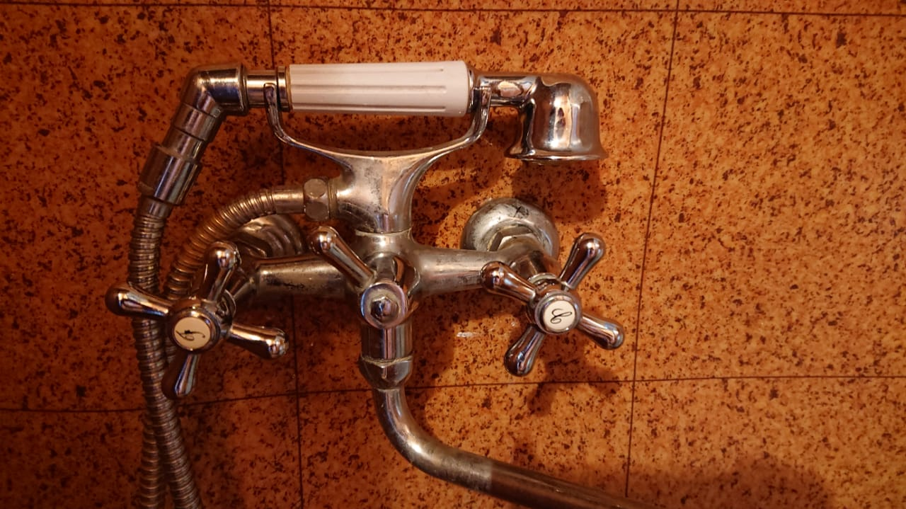 Help identifying a faucet - Mixer, No rating, Plumber, Repair, Plumbing, Plumbing repair, Question