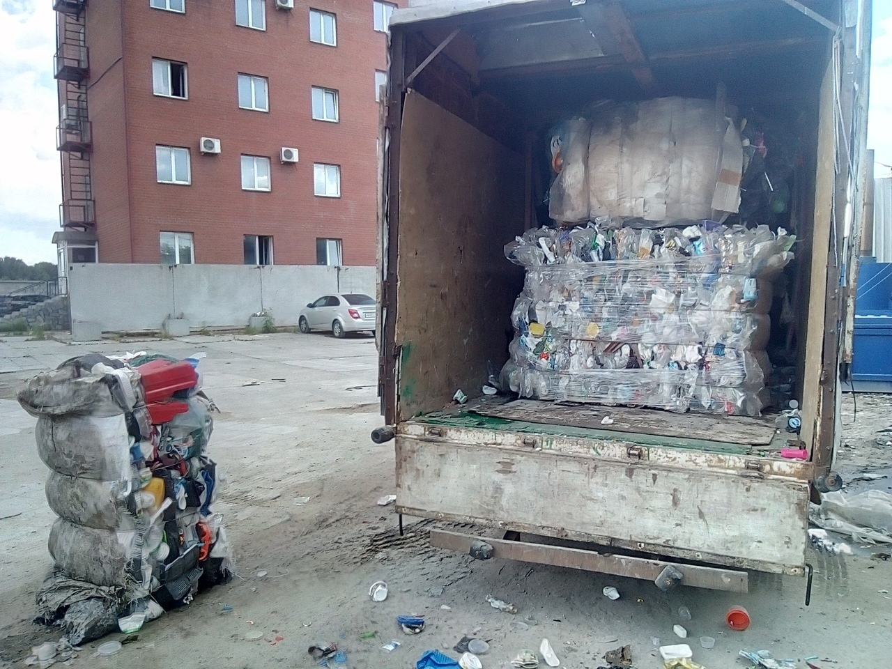 Chelyabinsk Old Believers collected plastic cups from yogurt and sour cream and melted them into paths for a prayer house - Chelyabinsk, Ecology, Religion, Separate garbage collection, Longpost