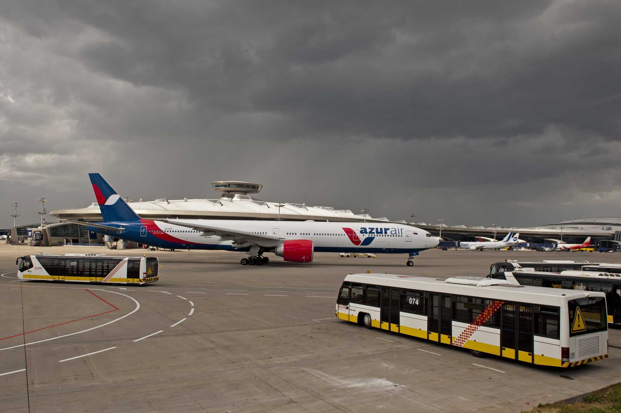 Birthday Vnukovo. Part 2 - My, Airbus, Boeing, Utair, , , Vnukovo, Aviation, Planespotting, Longpost, Boeing, Airline victory, Azur Air