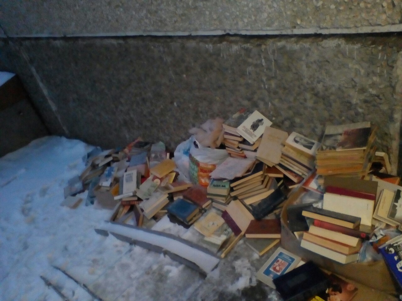 Don't throw away your books!! - My, Books, Soviet literature, Library, Longpost