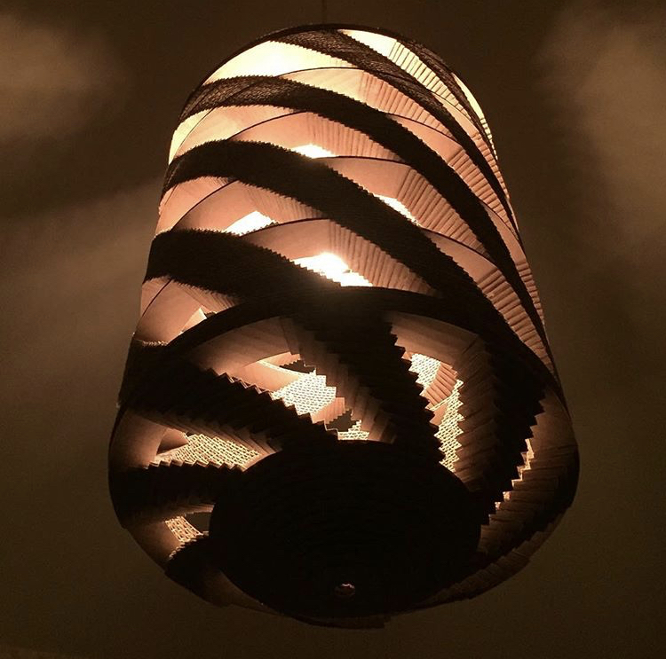 Светильник который сделал веселеил рисунок. Лампа для скетчап. Как сделать лампу приложение. Как сделать лампу приложение. Лампа приложение.