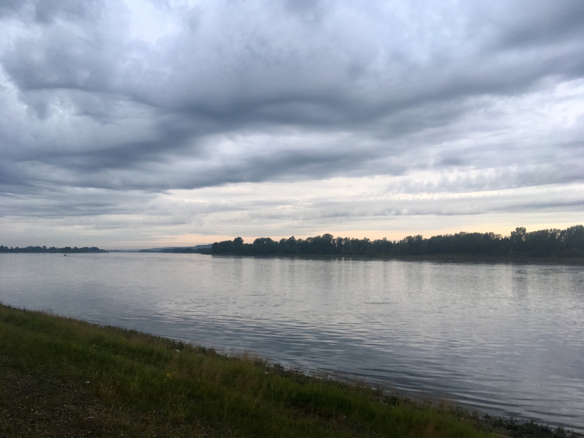 Clouds over the Yenisei. - My, The photo, Landscape, Yenisei, Clouds, dawn