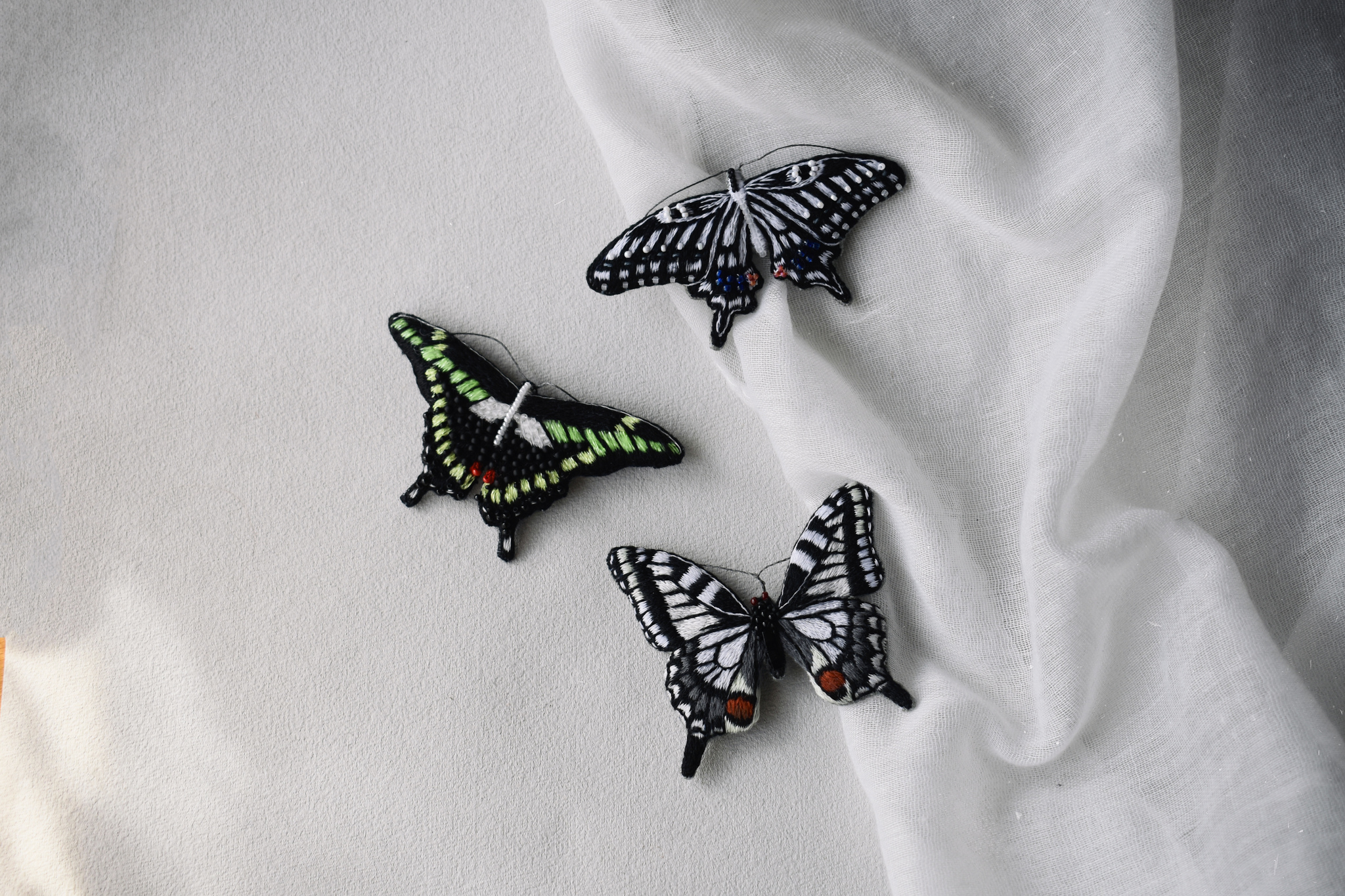 Embroidered brooches and a bee - My, Needlework without process, Embroidery, Brooch, Longpost