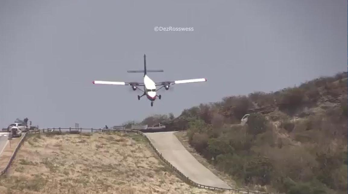 I will show with my nose where I will land - Aviation, Plane landing, Caribs, France, Video, Landing