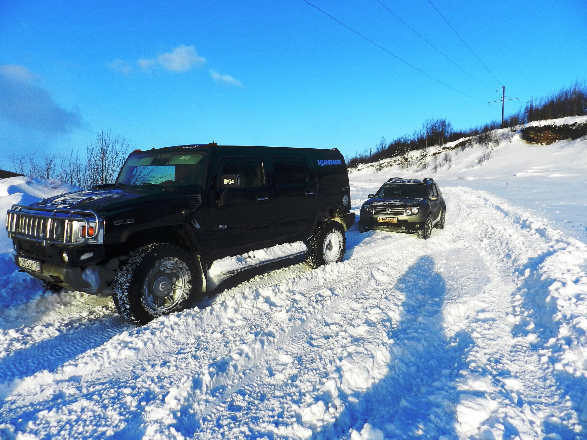 Duster vs Tahoe and Hummer. Дастер против монстров. Мурманск - Моё, Дастер, Хаммер, Мурманск, Снег, Мороз, Холод, Кольский полуостров, Видео, Длиннопост, Сhevrolet Tahoe, Renault Duster, Chevrolet Tahoe